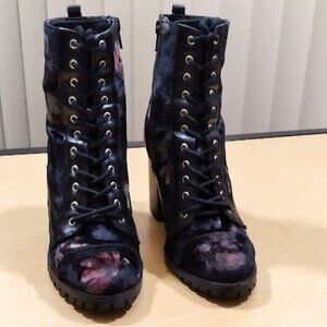AMANDA WMS 7.5 Black Floral Zip Up Ankle Boots